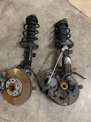 Поворотный кулак амортизатор mcperson правый перед peugeot 3008 ii 5008 ii фото №1