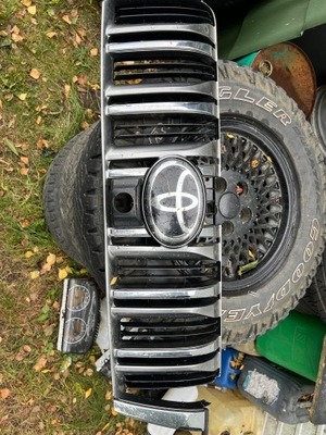 Решітка радіатора решітка радіатора toyota land cruiser 150 фото №1