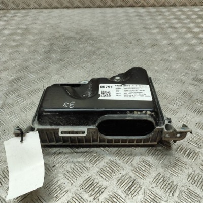 Tesla model y 2022 блок керування / модуль комфорту фото №1