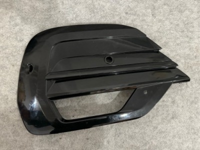 Vw transporter t6 lift права решітка бампера фото №1