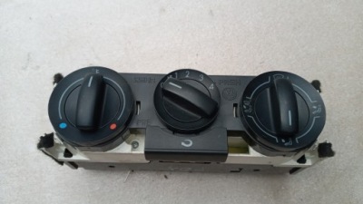 Панель обдув vw polo iv 9n fox 6q0819045aa фото №1