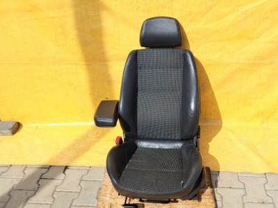 Сиденье левый перед pół кожа opel zafira b 06-14r . фото №1