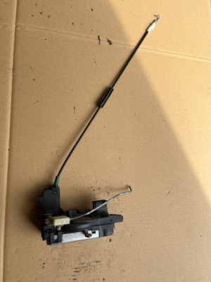 Левый передний замок дверь opel astra h 13128111 фото №1