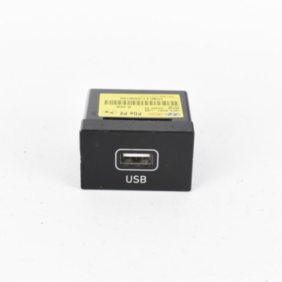 Роз'єм port usb 96120-g4250 hyundai i30 iii ioniq фото №1