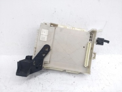 Toyota prius xw30 2012 рамка / модуль предохранителей фото №1