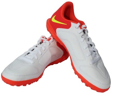 TURFY NIKE TIEMPO LEGEND CLUB JR DA1334 176 R 37,5