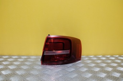 VW JETTA LIFT 2015- LAMPA TYŁ TYLNA PRAWA USA