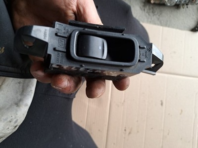 CONMUTADOR VENTANAS IZQUIERDO PARTE TRASERA SUBARU LEGACY IV 94263AG050  