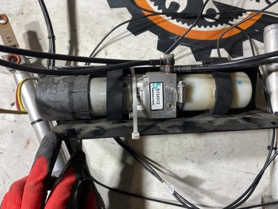 Двигатель насос крыша ford mustang cabrio 2010-2014 фото №1