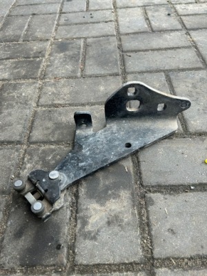 Renault kangoo ii lift петля дверь раздвижных задняя правый 497645 фото №1