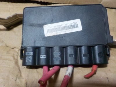 Renault megane iii kombi 2011r. 1.5dci клемма безопасности фото №1