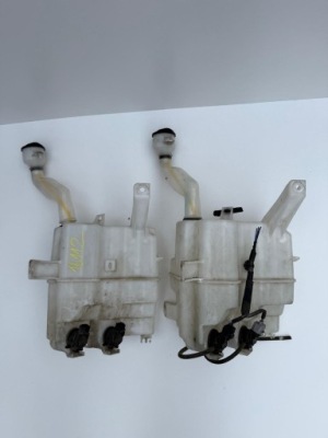 Toyota prius plus + 12 20 бачок омывателя фото №1