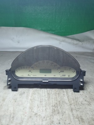 Mercedes a klasa счетчик спидометр a1685403611 фото №1