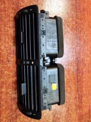 Решітка середня обдув bmw e39 фото №1