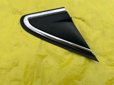 Peugeot 208 хром трикутник w крила правий фото №1