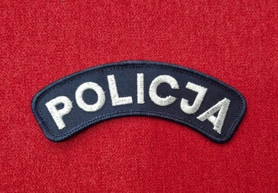 Napis POLICJA na nowy mundur wyjściowy