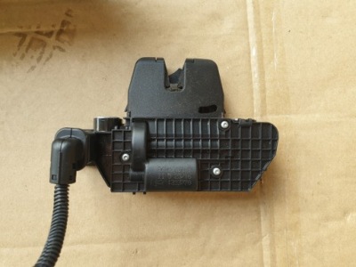 Замок крышки задняя citroen c3 ii 208 c4 b7 ii 2010- 9684648680 фото №1