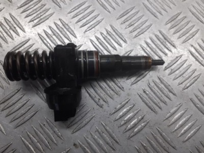 Насос-форсунка vw polo iv 9n 1.9 tdi 0414720213 фото №1