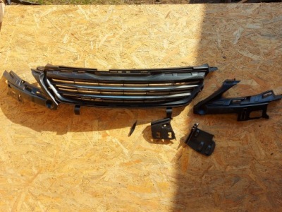 Решітка радіатора радіатора решітка радіатора peugeot 308 ii 2013-2017 хром новий оригінал фото №1