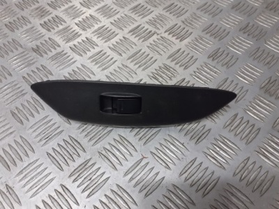 Панель скло правий перед toyota yaris i фото №1