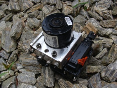 Abs suzuki pixo alto 06.2109-5608.3 68k0 фото №1