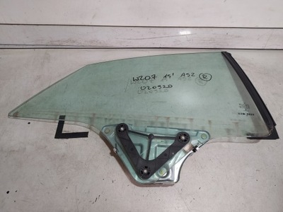 Mercedes w207 скло правий задня фото №1