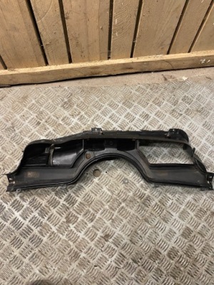 Жабо середній впуск повітря mercedes w124 coupe фото №1