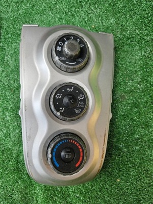 Панель кондиціонера toyota yaris ii 05- фото №1