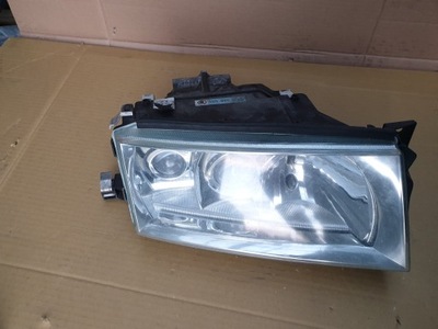 Лампа правий ксенон skoda octavia 01u1941017q komple фото №1