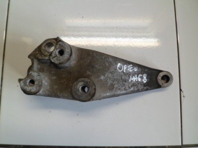 Opel insignia 2.0cdti кронштейн коробки передач 13228256 фото №1