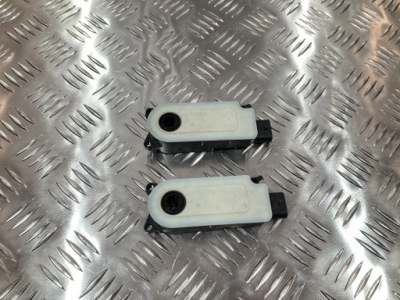 Моторчик жалюзі повітря volvo ec40 c40 фото №1