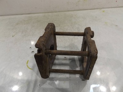 Nv200 кронштейн ресора задня фото №1