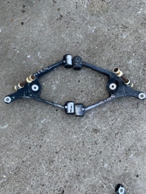 Mercede ml w163 важіль нижній правий задня фото №1