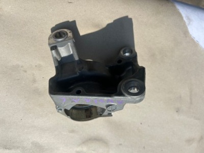 Renault austral 1,2 e-tech кронштейн опора полуось 397744115r-a фото №1