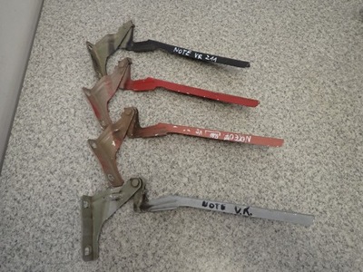 Nissan note e11 06-12 петля капот правий фото №1