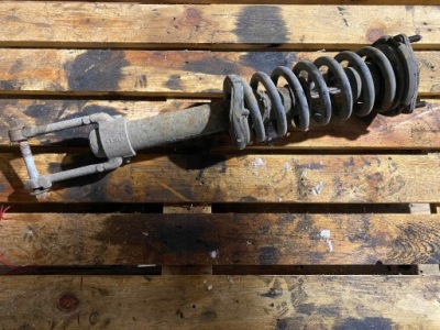 Jeep grand cherokee wk 3.0 crd амортизационная стойка правый перед фото №1