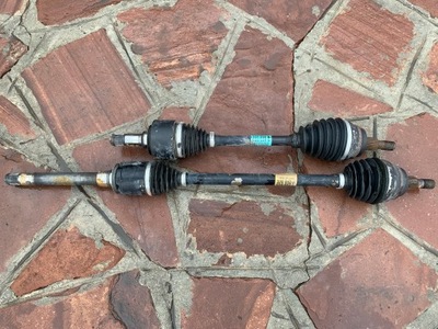 Mercedes w251 4matic приводной вал правая a2513301401 фото №1