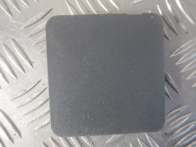 Toyota prius plus + iii рестайлінг  заглушка захист кришка w багажник 64715-47040 фото №1