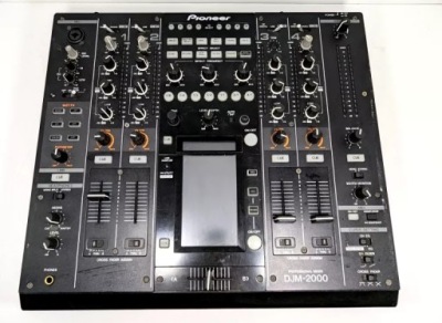 DJ MIXER PIONEER DJM 2000