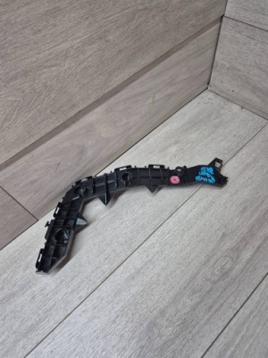 12482. lexus ux направляющая бампер правый задняя 52575-76020 фото №1