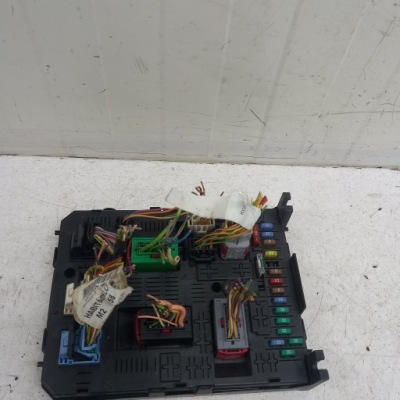 Блок керування модуль bsi peugeot 308 966405878001 фото №1