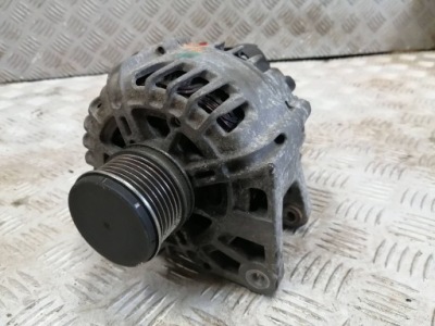 Renault captur clio iv генератор 1.5 dci 231001318r фото №1