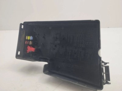 Volvo v40 2013 запобіжник / реле акумулятор фото №1