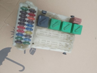 Cougar 2.0 коробка запобіжників фото №1