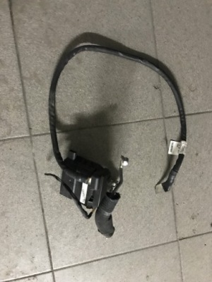 Mercedes w 205 клема плюсова фото №1