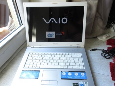 LAPTOP SONY VAIO PCG-7Y1M 2GB RAM 120GB WIN7 UNIKA