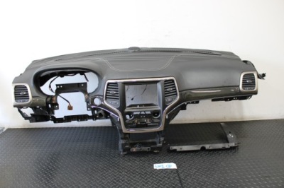 Приборная панель консоль jeep grand cherokee wk2 lift фото №1