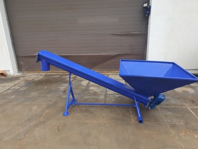 Podajnik do peleciarki