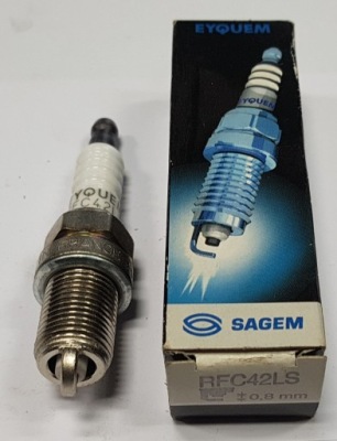 Свічка запалювання peugeot 806citroen renault megane фото №1