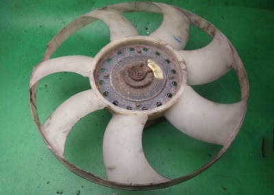 Віскозна муфта вентилятор вентилятор ford citroen peugeot оригінальний номер cc11-8c617-ad фото №1